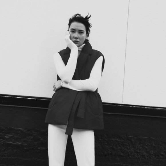 Zara WOMEN'S BELTED PUFFER VEST BLACK - Picture 2 of 5